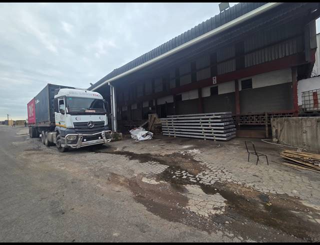 7,618M² WAREHOUSE FOR SALE IN MOBENI